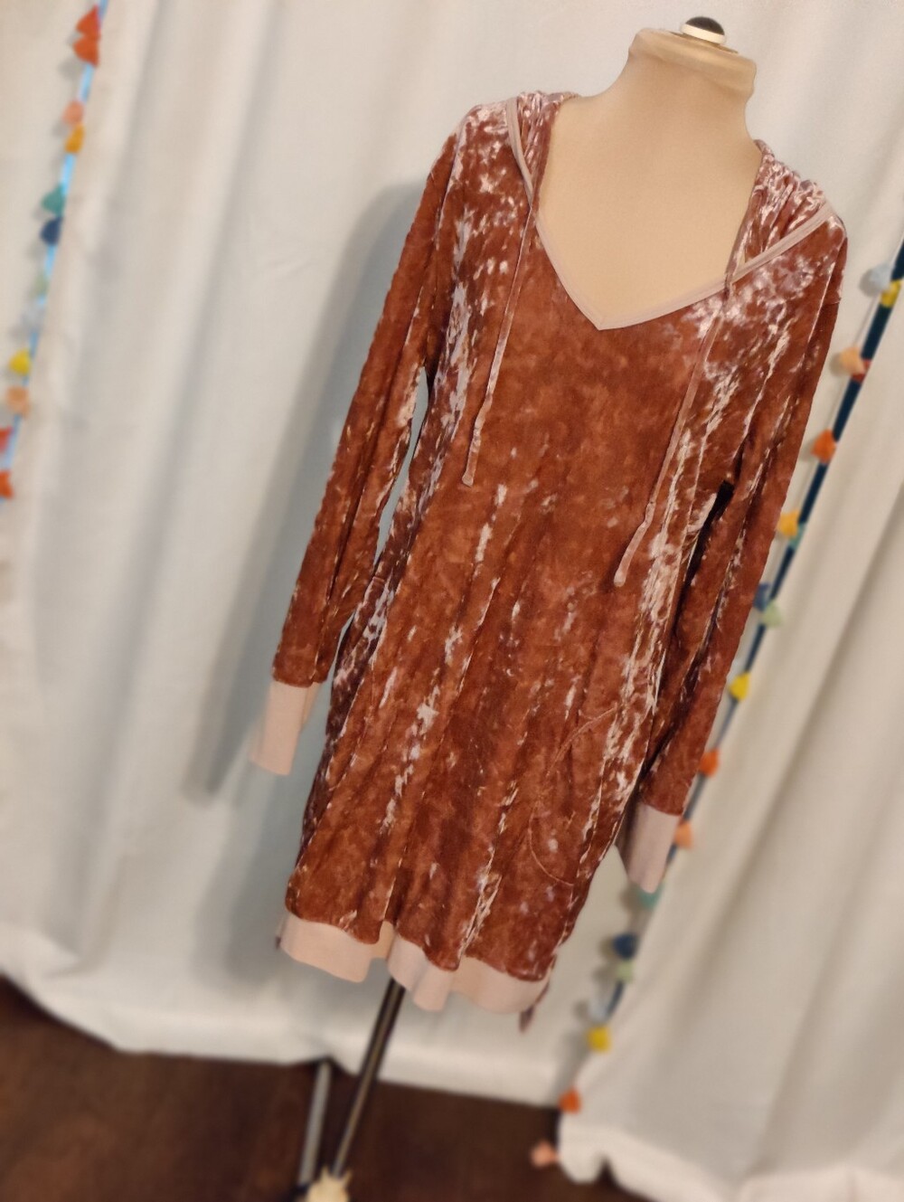 Betsey Johnson terra Cotta Crushed Velvet Hooded Athletic Wear Mini Dress M
